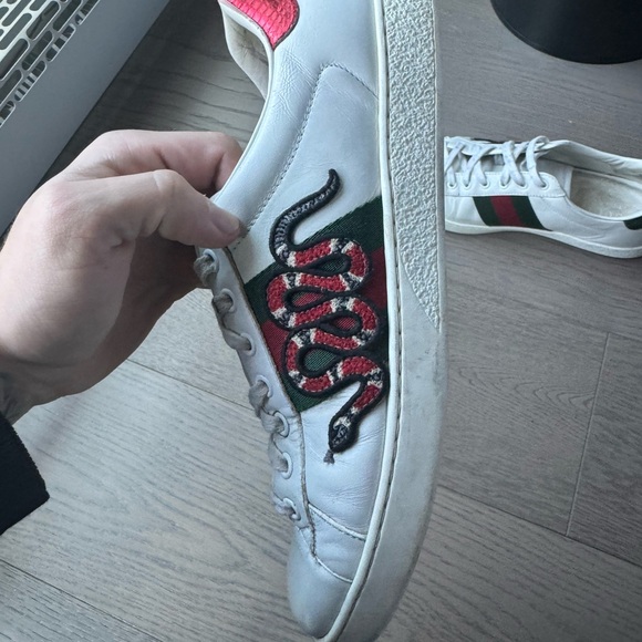 Gucci White Sneakers with Snake Design - Picture 2 of 5